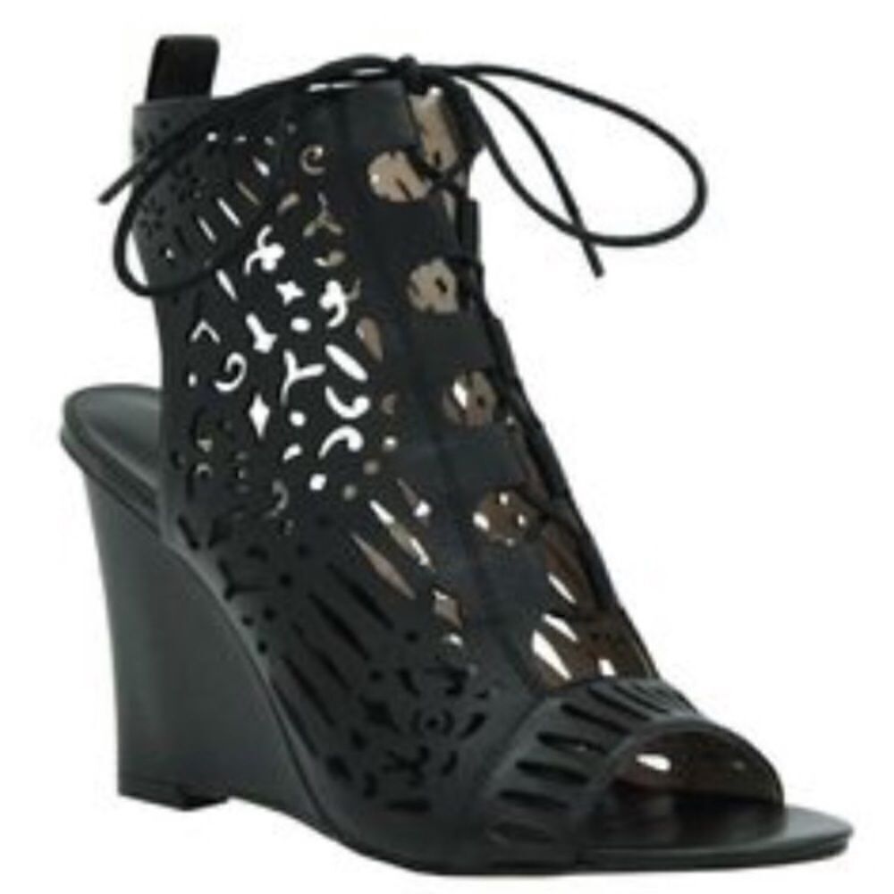 Artelier Nicole Miller Bradley Wedge Black…